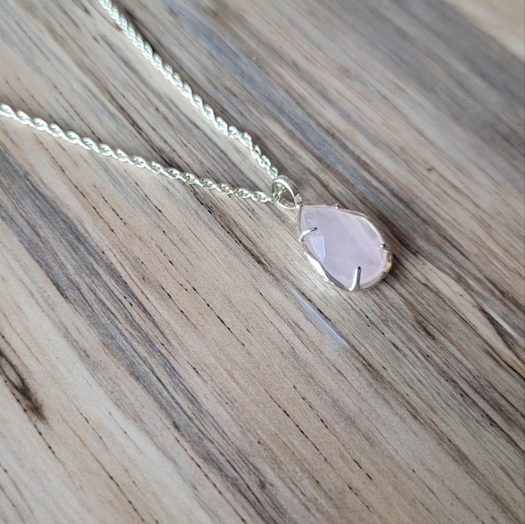 Kendra Scott Necklace - Picture 2 of 4